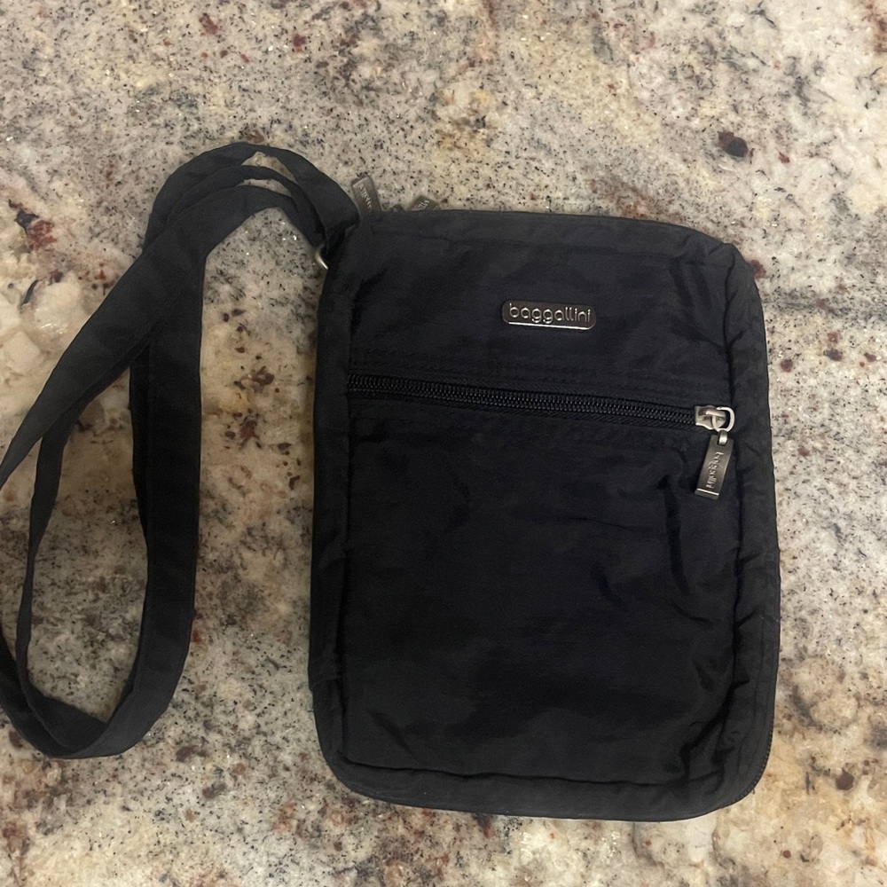 Baggallini Black Messenger Bag four zippers